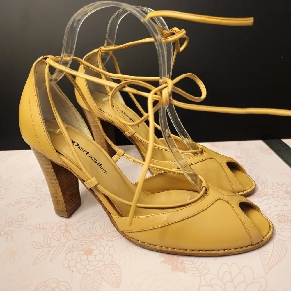 Beautiful leather heels with ankle tie - Picture 6 of 15